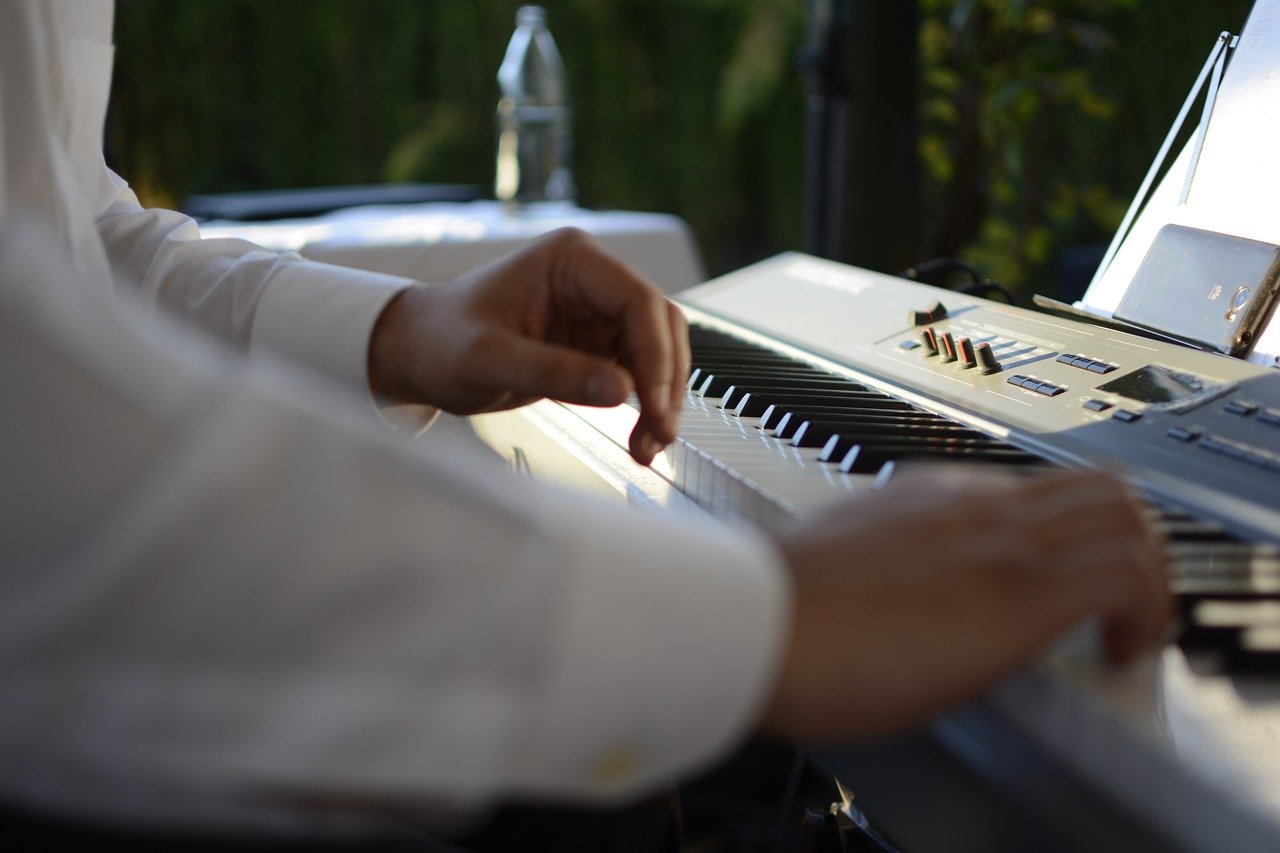 canzoni che non possono mancare al matrimonio